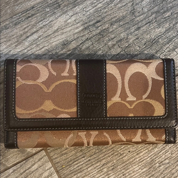 COACH Classic Logo Trifold Wallet & Checkbook Holder Credit Card Slots in Box - Picture 3 of 11